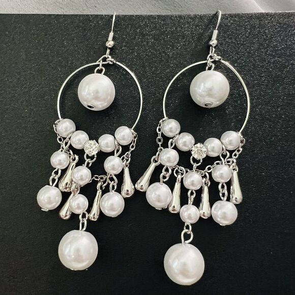 Chandelier Pearl Earrings Dangle Drop Faux Pearl Pierced White Silver Tone 3.5” - Picture 1 of 7